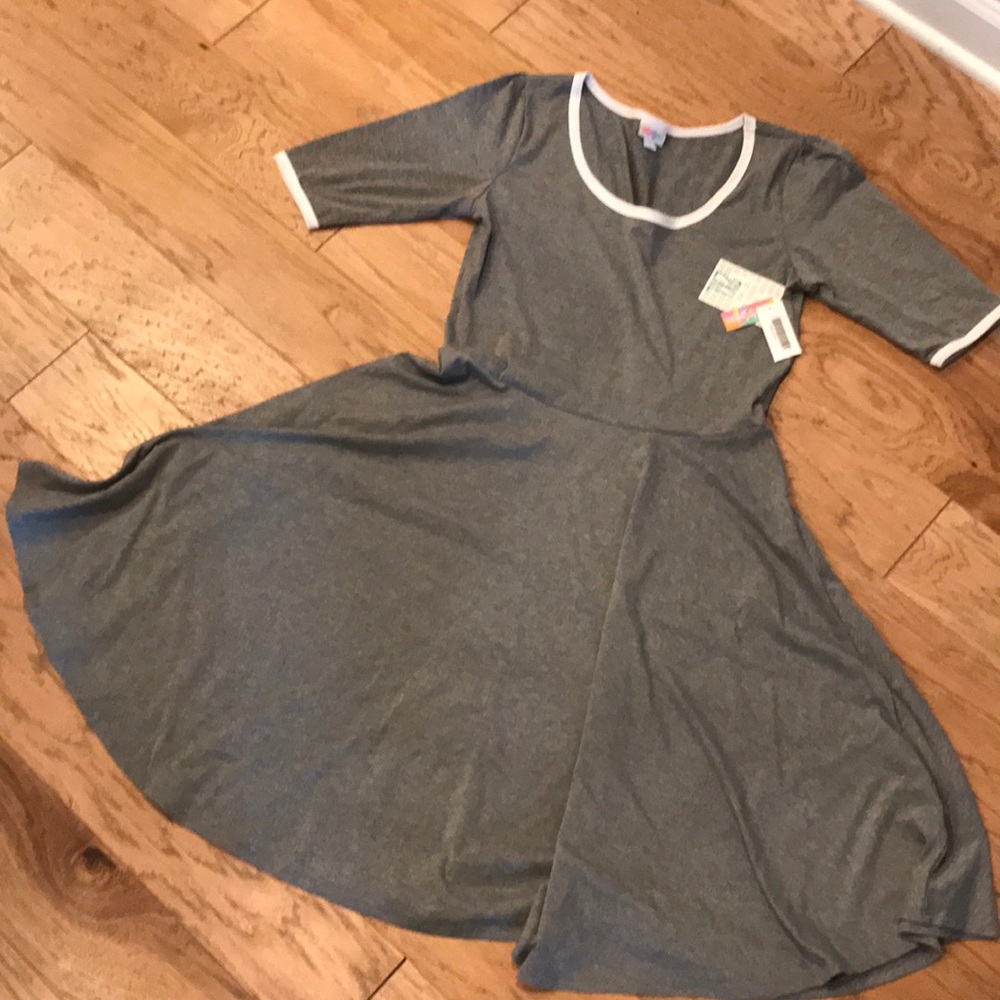 2XL Heathered Grey w/ white trim LuLaRoe Nichole